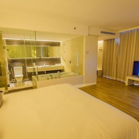 Crystal Hotel Hat Yai Phòng bức ảnh