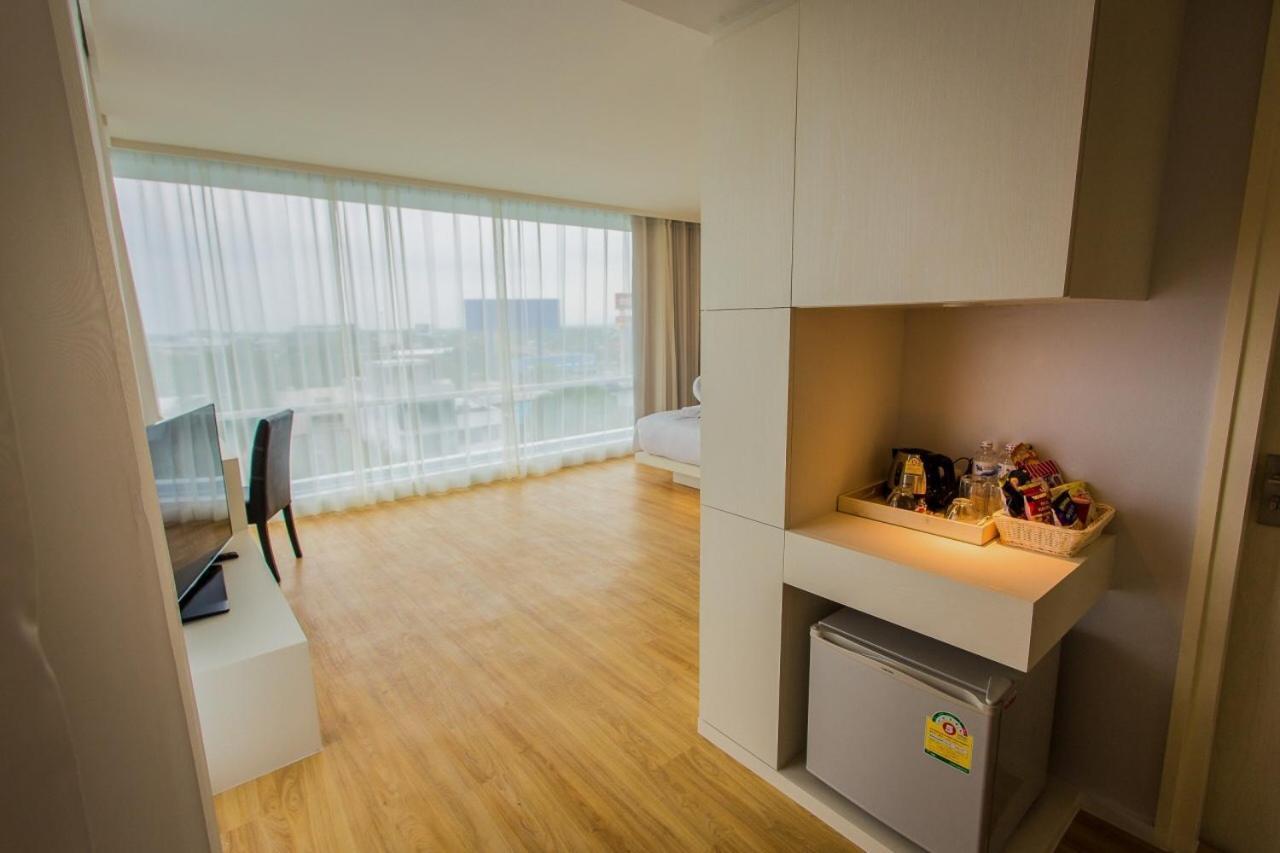 Crystal Hotel Hat Yai Phòng bức ảnh
