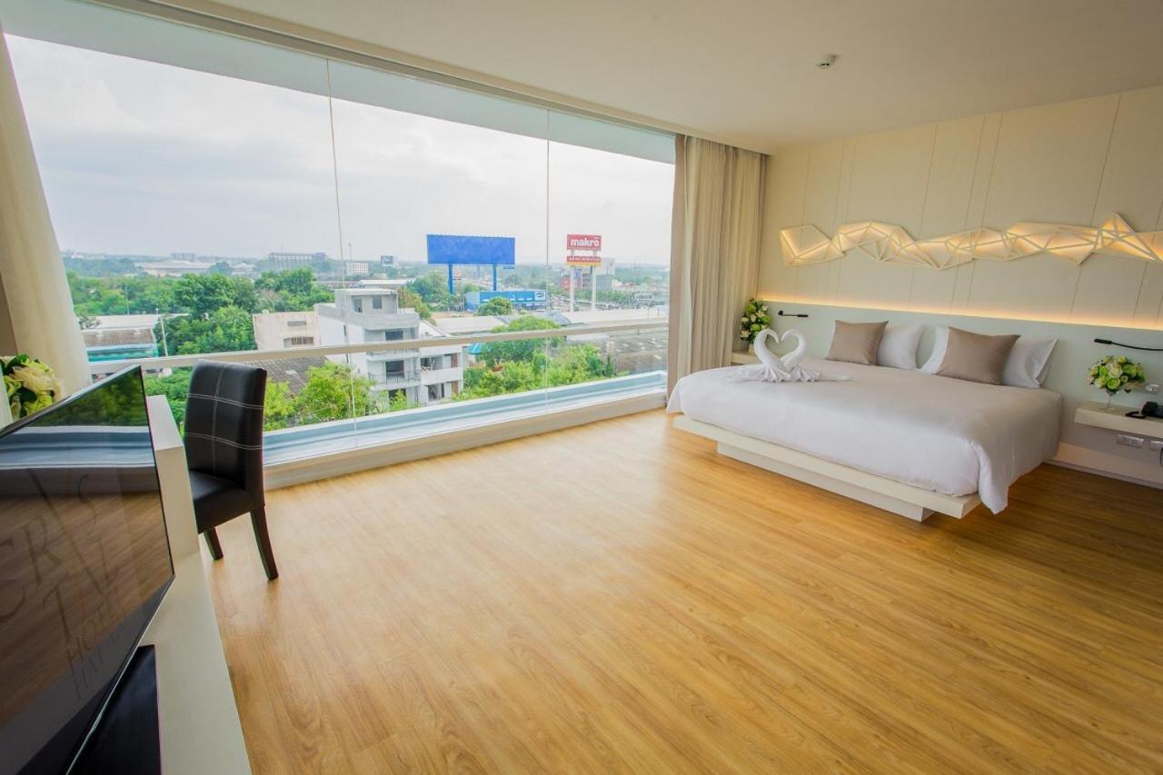 Crystal Hotel Hat Yai Phòng bức ảnh