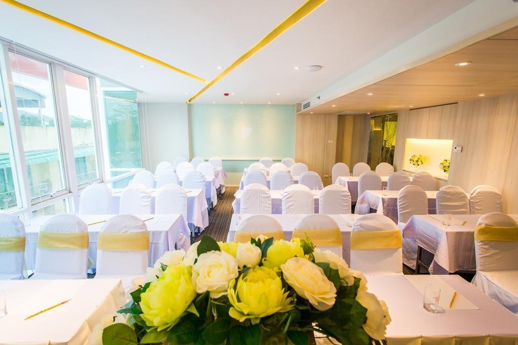 Crystal Hotel Hat Yai Ngoại thất bức ảnh