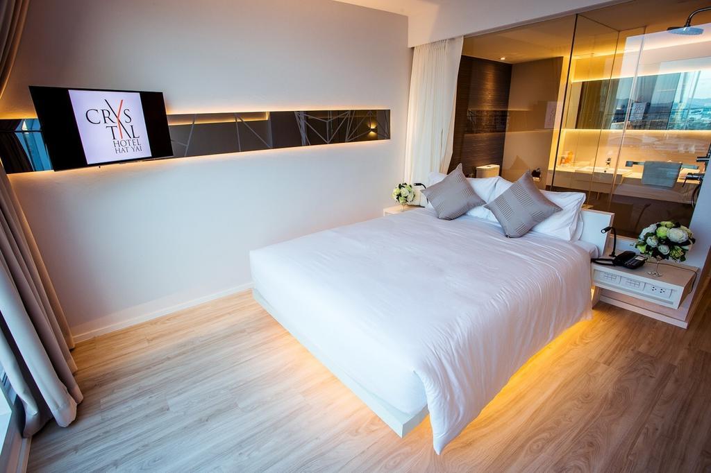 Crystal Hotel Hat Yai Phòng bức ảnh