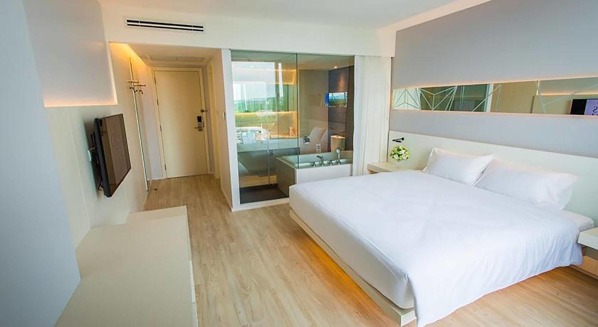 Crystal Hotel Hat Yai Ngoại thất bức ảnh