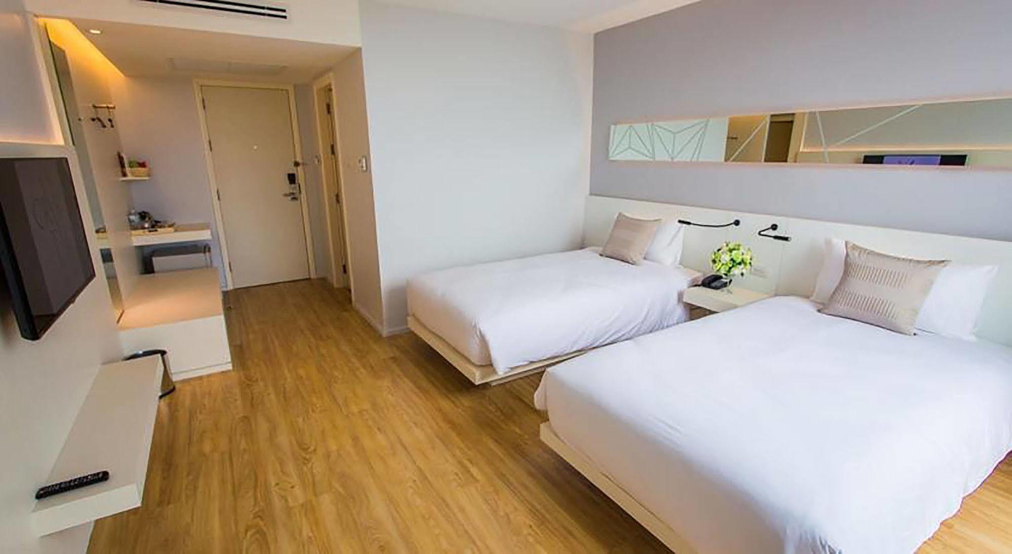 Crystal Hotel Hat Yai Ngoại thất bức ảnh