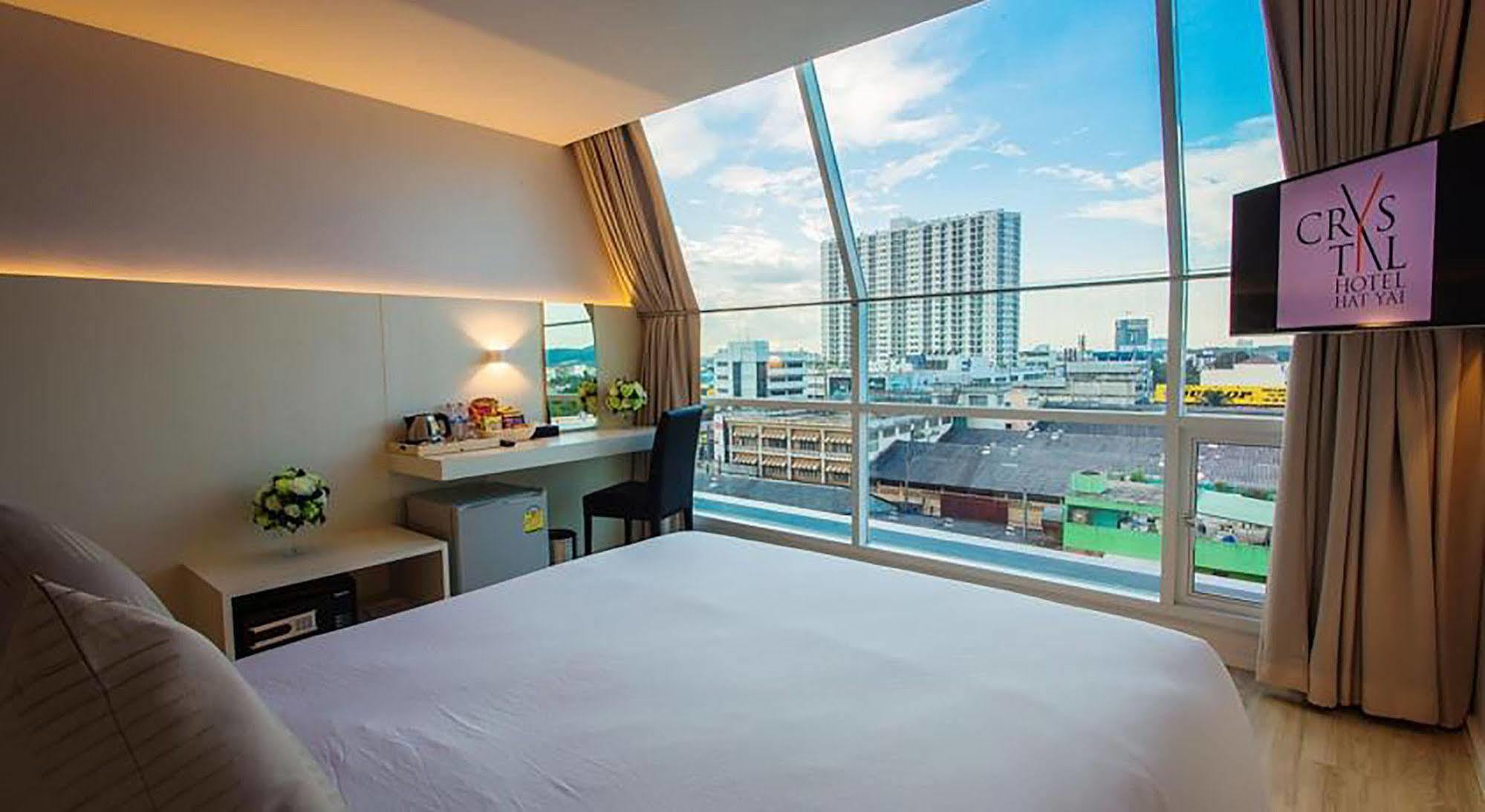 Crystal Hotel Hat Yai Ngoại thất bức ảnh