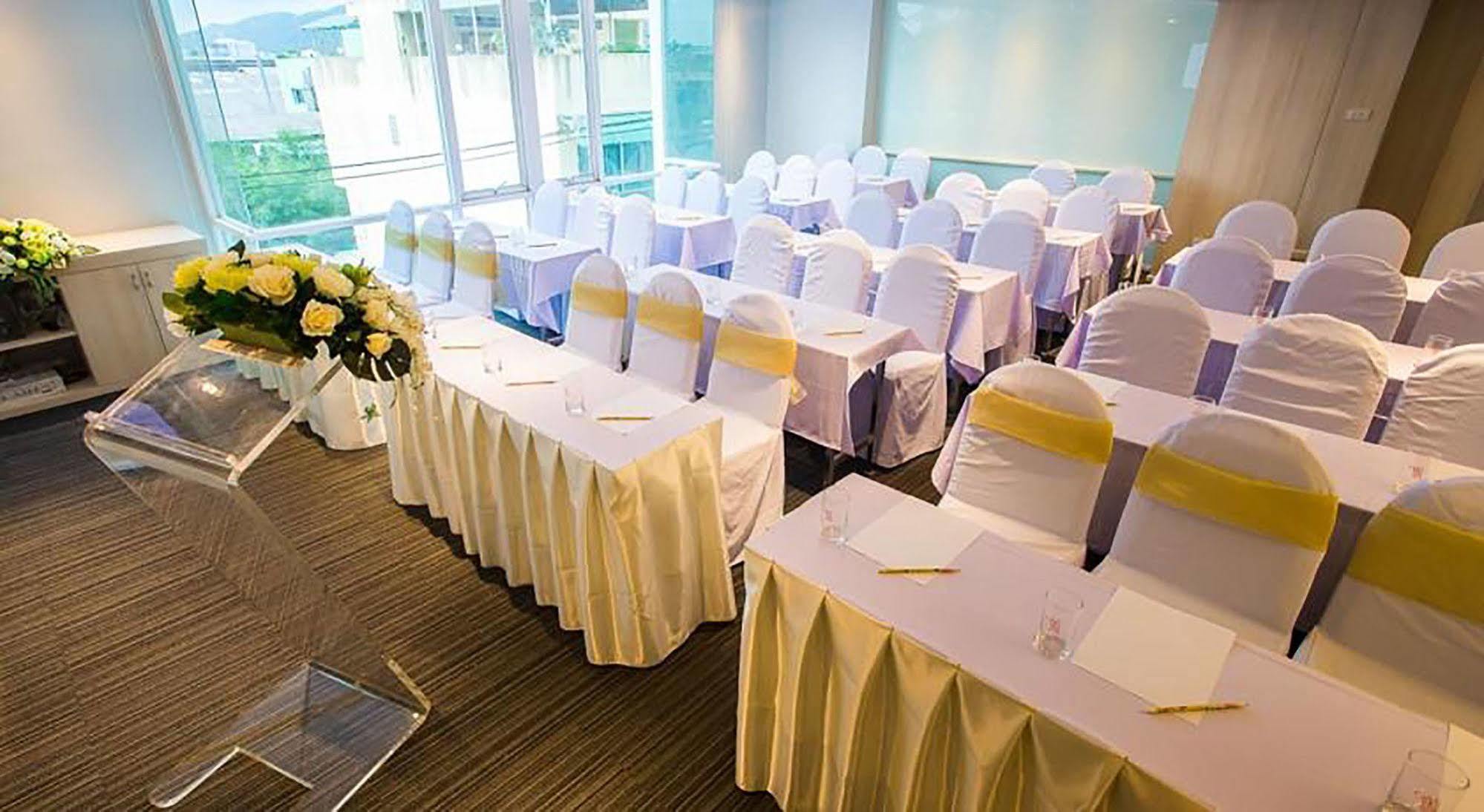 Crystal Hotel Hat Yai Ngoại thất bức ảnh