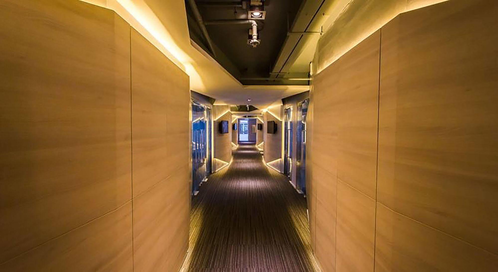 Crystal Hotel Hat Yai Ngoại thất bức ảnh