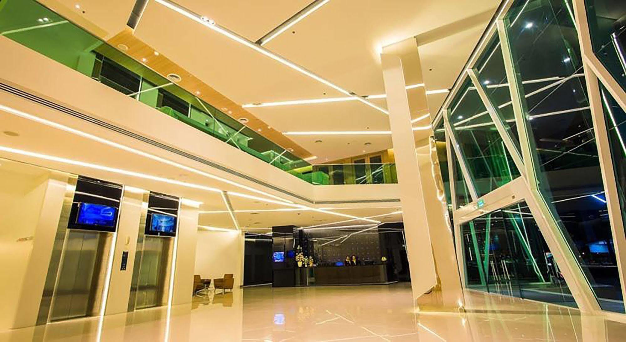 Crystal Hotel Hat Yai Ngoại thất bức ảnh