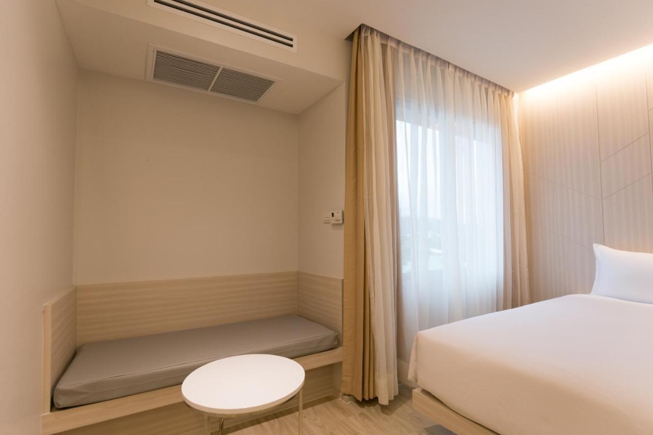 Crystal Hotel Hat Yai Ngoại thất bức ảnh